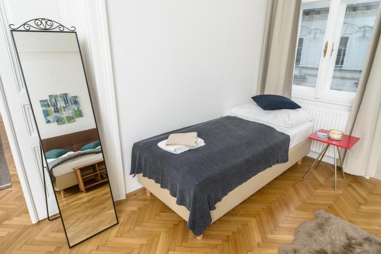 Senator Suite Stephansplatz By Ichbucheat Wien Ngoại thất bức ảnh